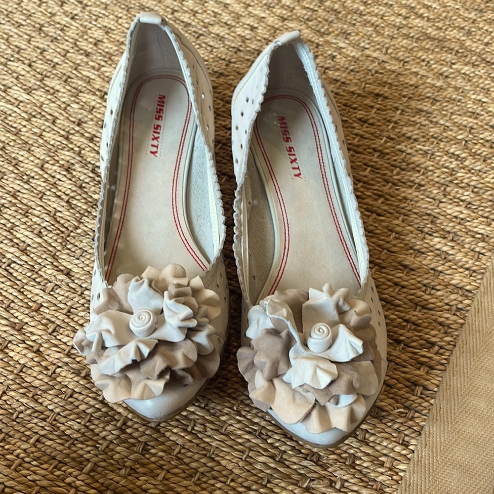 Miss Sixty kitten heel leather heels. Stone/Taupe color.